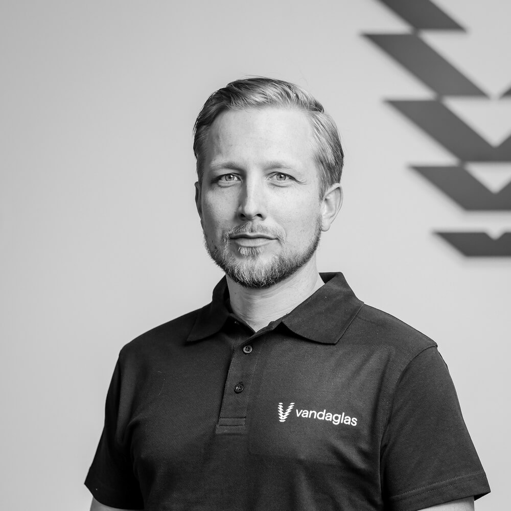 vandaglas | Adam Strozek - Managing Director DE - Group COO